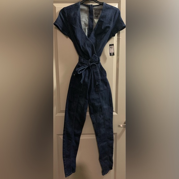 GUESS Leslie Dark Wash Denim Cotton Jumpsuit size Medium, length 29 inches NWT - Picture 3 of 16